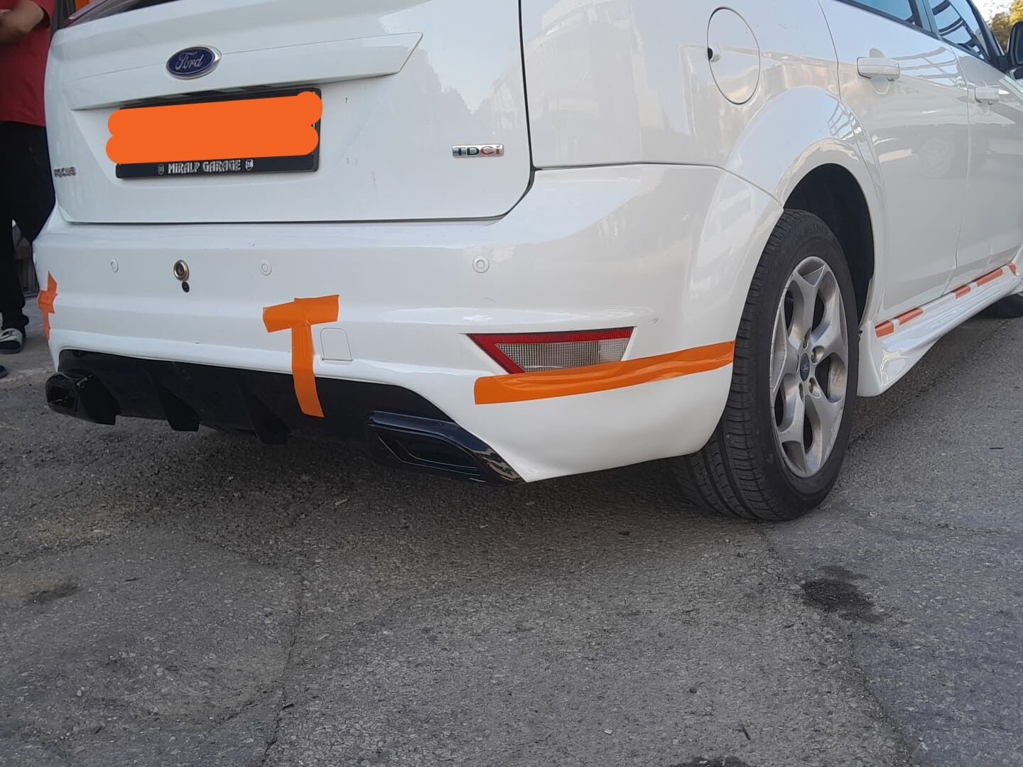 FOCUS 2,5 HB ARKA TAMPON EKİ